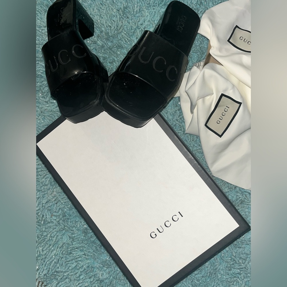 Women’s Gucci Rubber Slide Sandal Black Lightly Used with  Shoe Duster Authentic